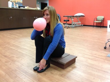 Mackenzi-Breathing short sit balloon